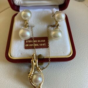 Elegant Pearl and Gold Jewelry Set